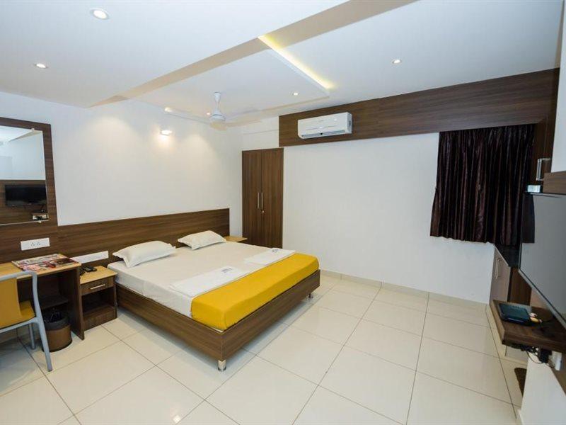 Hotel Karuna Residency Mangalore Extérieur photo